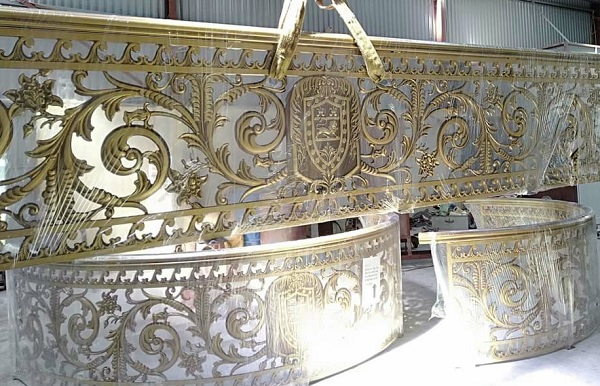 Hình ảnh ban công nhôm đúc hợp kim mặt tiền .jpg