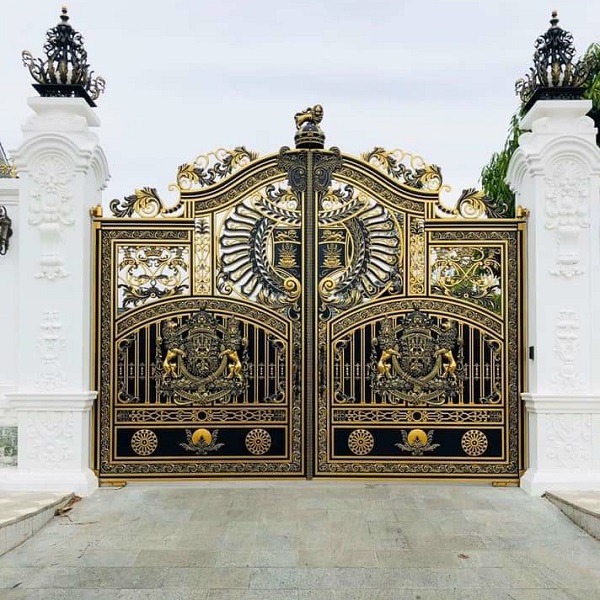 cổng biệt thự nguyên khối đẹp.jpg