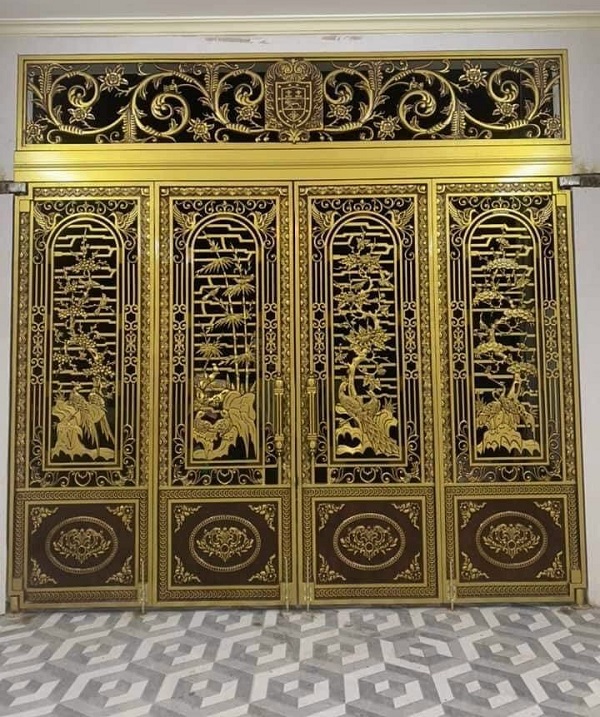 mẫu cửa cổng nhôm đúc 4 cánh đẹp.jpg