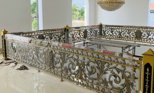 mẫu lan công nhôm đúc mặt tiền.jpg