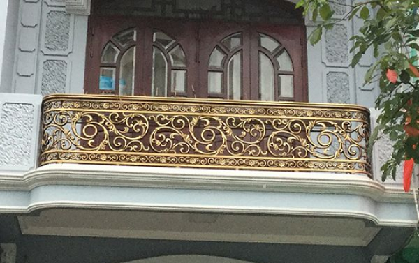 mẫu lan can ban công nhôm đúc hợp kim.png