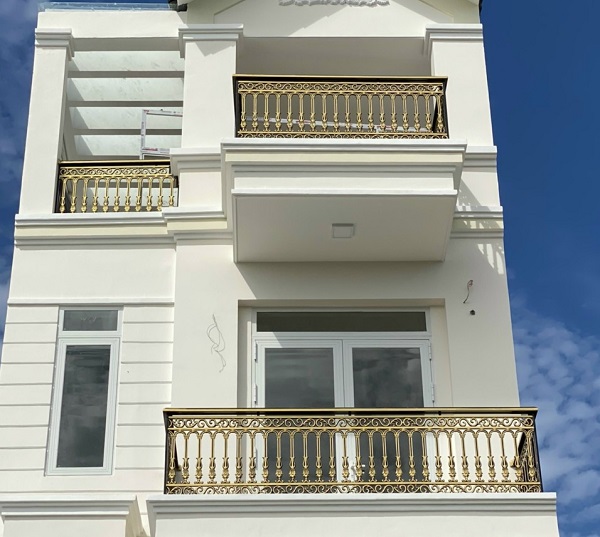 mẫu lan can nhôm đúc biệt thự hiện đại.jpg