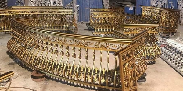 những mẫu ban công nhôm đúc đẹp nhất tphcm.png