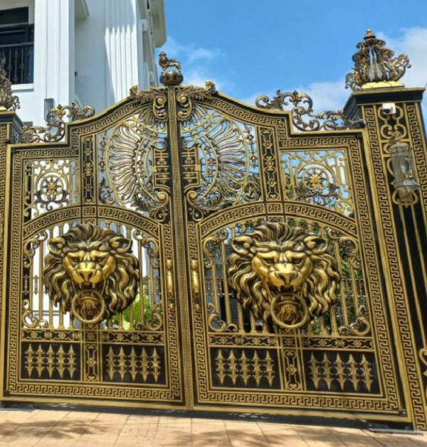 những mẫu cổng nhôm đúc đẹp.jpg