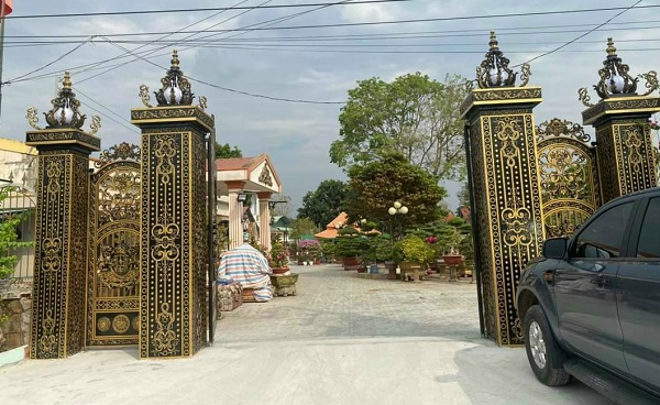 trụ cổng nhôm đúc sài gòn.jpg